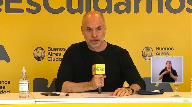 El jefe de gobierno porteño en la conferencia de prensa.