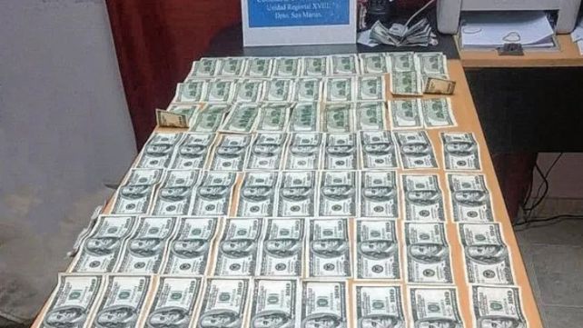 Parte de los más de 30 mil dólares que fueron robados a un vecino de Piamonte.