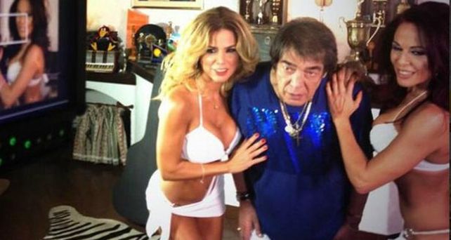Cacho Castaña y las chicas Calabró sexys con Pablo Granados