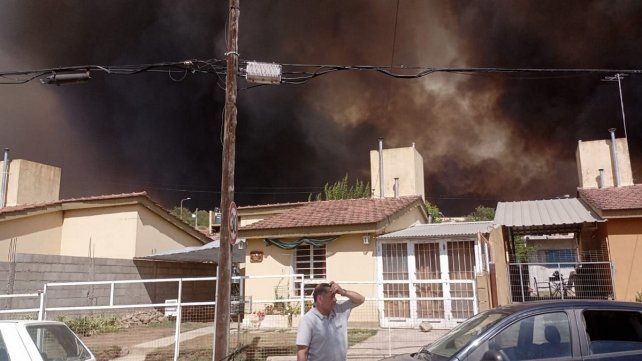 Los vecinos de Villa Carlos Paz huyen de los incendios