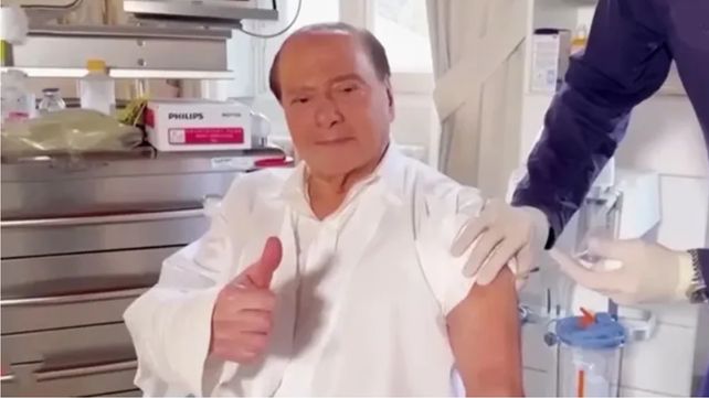 Italia: luego de doce días, Berlusconi dejó la terapia intensiva