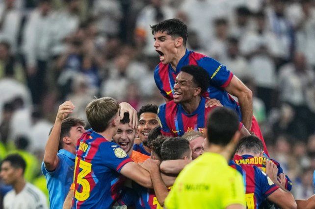 Real Madrid no pudo y Barcelona fue campeón de la Supercopa española por 16ª vez