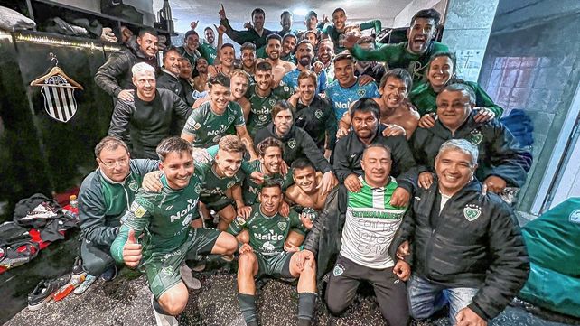 Sarmiento empató con Barracas Central y se queda en Primera