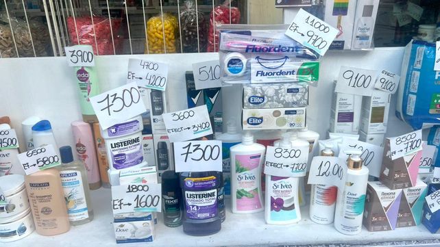 Los descuentos por pago en efectivo llegaron hasta a las farmacias.