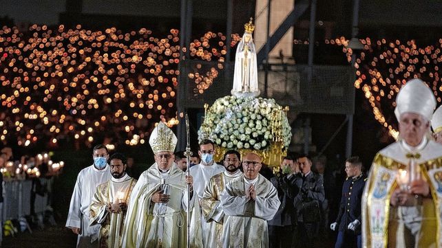 La iglesia católica celebra a la Virgen de Fátima