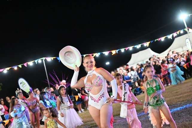 Alvear vivió una segunda noche de carnaval con gran participación y una propuesta cultural diversa