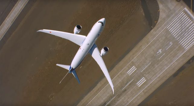 El asombroso despegue vertical del nuevo avión de la compañía Boeing