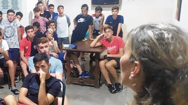 Charlas con los pibes de la pensión sobre el coronavirus