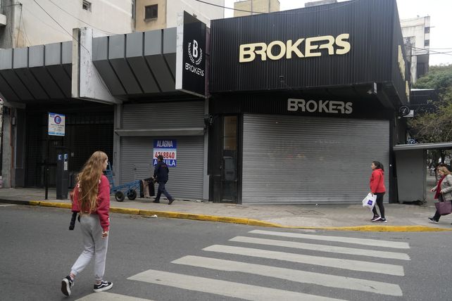 Calle San Luis: el centro comercial que salió ileso de la pandemia tiene un récord de locales vacíos