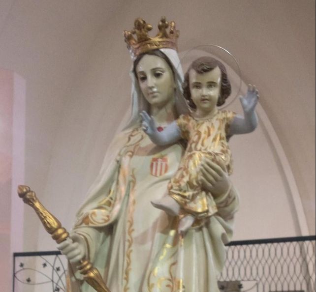 Se cayó la virgen durante una procesión en San Justo, pero aclaran que no es ninguna señal divina