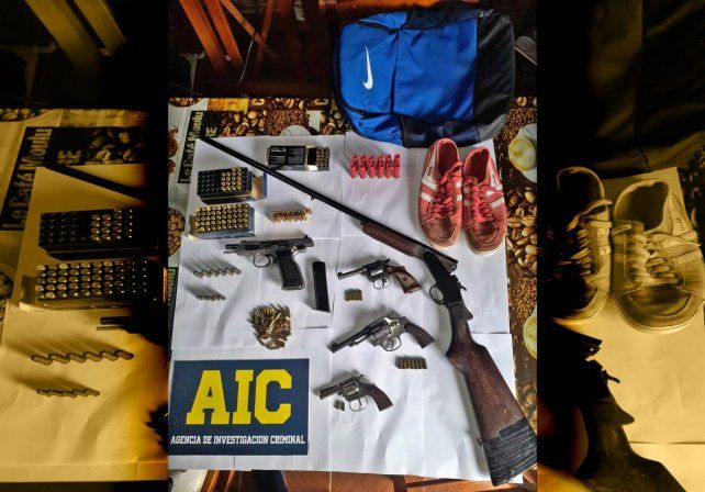 En un galpón de la casa del tirador se hallaron cinco armas de fuego y varias municiones.