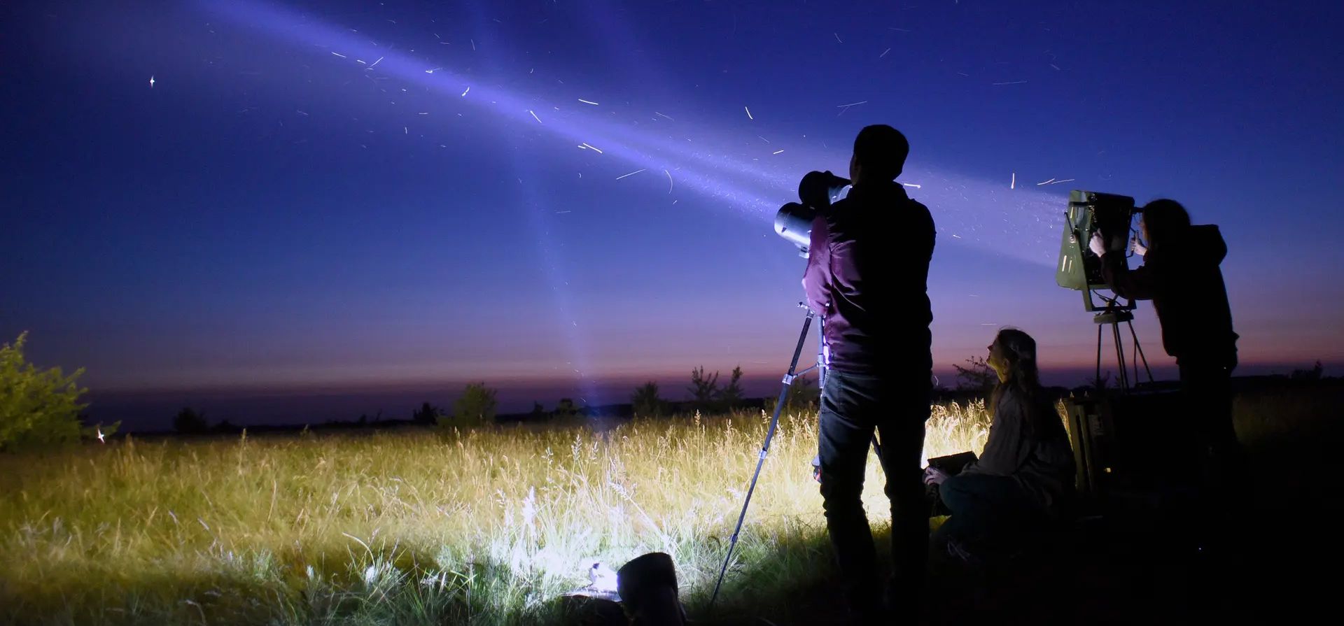 Kiev, Ucrania. Los reflectores de defensa aérea se muestran a los medios de comunicación. Fotografía: Ukrinform/Shutterstock Kiev, Ucrania. Los reflectores de defensa aérea se muestran a los medios de comunicación. Fotografía: Ukrinform/Shutterstock