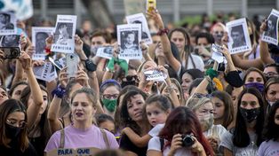 {alttext(,Postales del #8M en Paraná)}