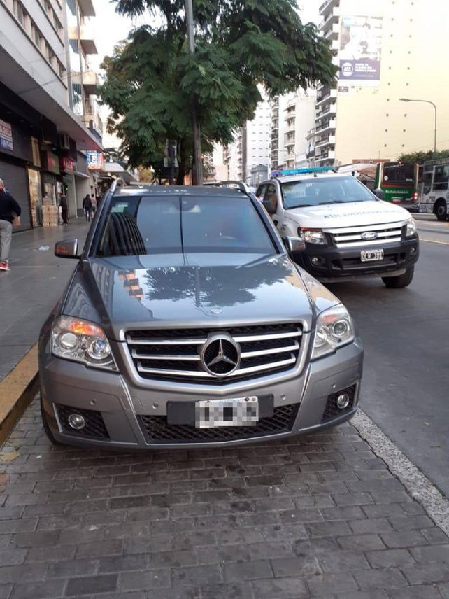 Descubren ketamina, marihuana y dinero en un vehículo blindado