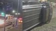 Violento choque en Alem y Belgrano: una camioneta terminó volcada y hubo heridos