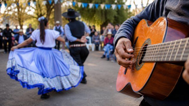 Artistas locales participarán de una nueva edición de la Peña Celeste y Blanca