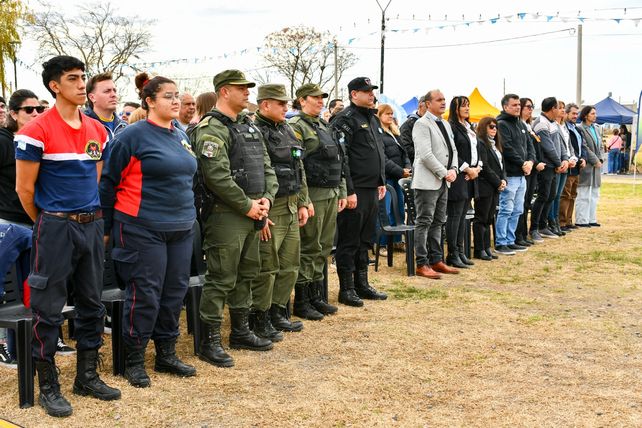 Alvear celebró el 9 de Julio con un emotivo acto en el Distrito Oeste
