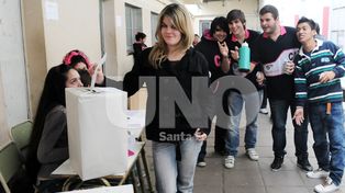 Fue un éxito el simulacro electoral realizado en las escuelas secundarias