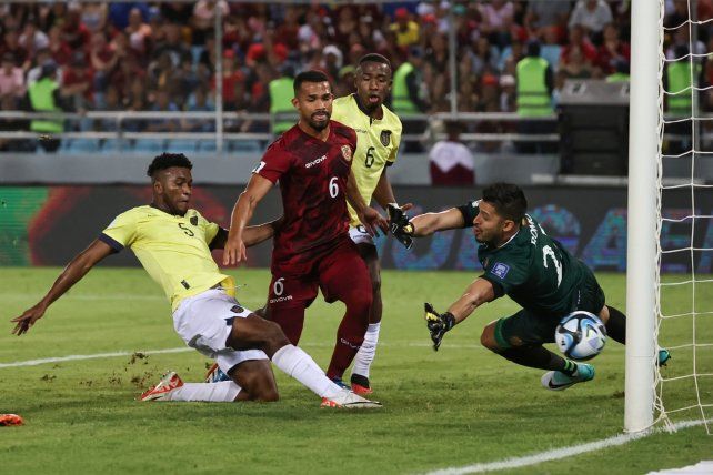 Venezuela empató con Ecuador pero se mantuvo en zona de Mundial