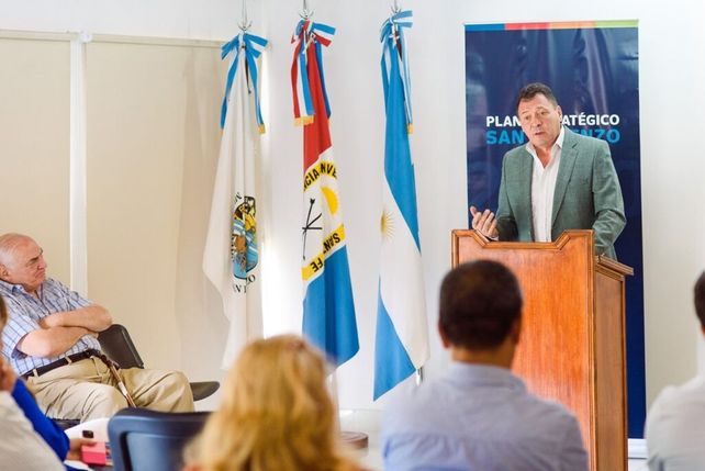 El intendente Leonardo Raimundo presentó el plan el en SUM del Parador Turístico.