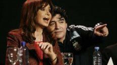 Cristina Fernández de Kirchner y Diego Maradona en una de sus últimas apariciones públicas. Cristina Fernández de Kirchner y Diego Maradona en una de sus últimas apariciones públicas.