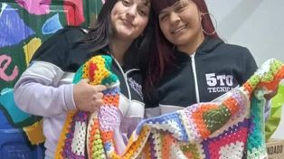Casilda: una escuela teje mantas para que ningún alumno se quede sin abrigo