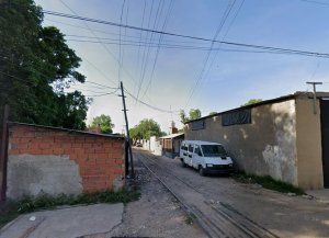 Le dieron una golpiza con un martillo en la zona oeste y quedó en terapia intensiva