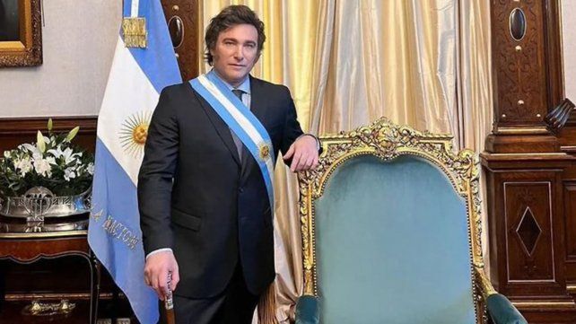 Javier Milei firmó su primer DNU: redujo a nueve los ministerios