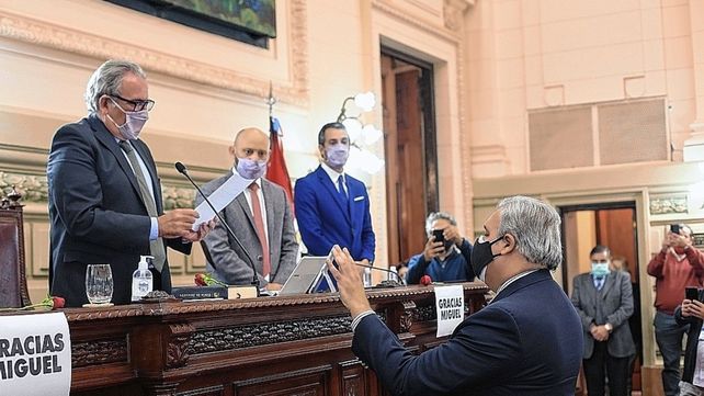 Pablo Farías asumió como nuevo presidente de la Cámara de Diputados Pablo Farías asumió como nuevo presidente de la Cámara de Diputados