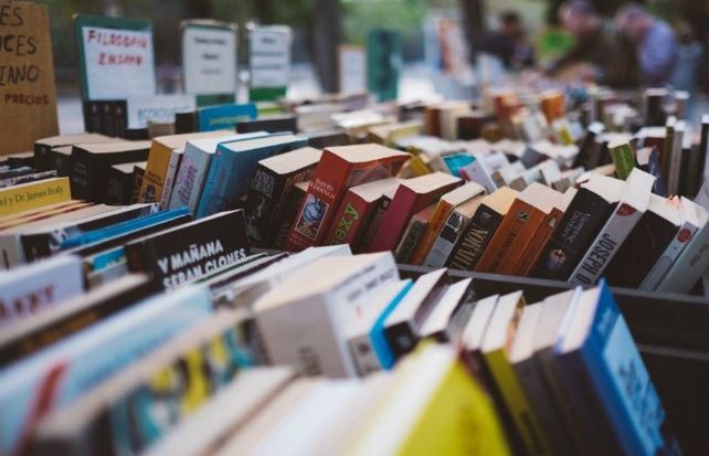 Le primera feria del libro organizada por la Biblioteca General San Martín