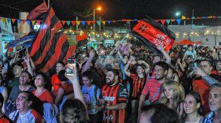 Los hinchas de Patronato revivieron un momento histórico