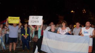 Un grupo de santafesinos se reunió para repudiar la muerte de Nisman