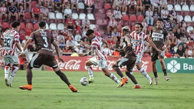 Unión dominó, pero se nubló en ataque y debió conformarse con un empate ante Platense