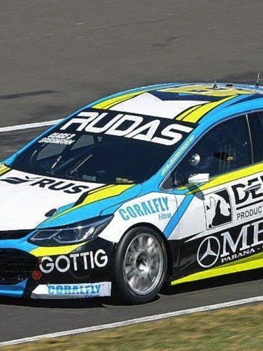 Joel Gassmann y Exequiel Bastidas corren en Oberá