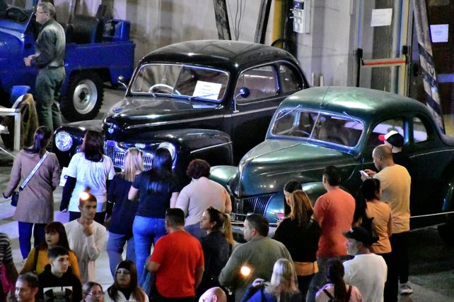 Se realizó la segunda muestra de autos y motos clásicos y antiguos en la Estación Belgrano en Santa Fe