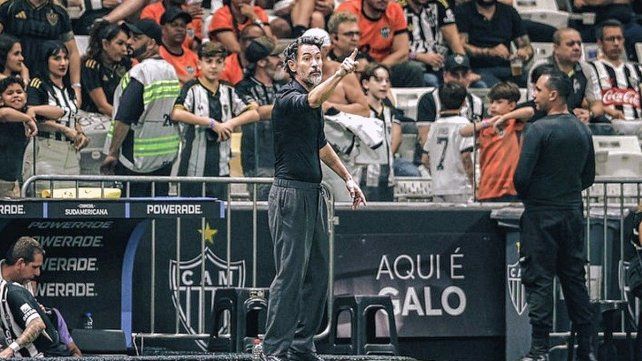 Eduardo Domínguez vuelve a enfrentarse a Boca