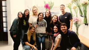 Un grupo de siete estudiantes de la UAI Rosario fueron las hacedoras del corto.