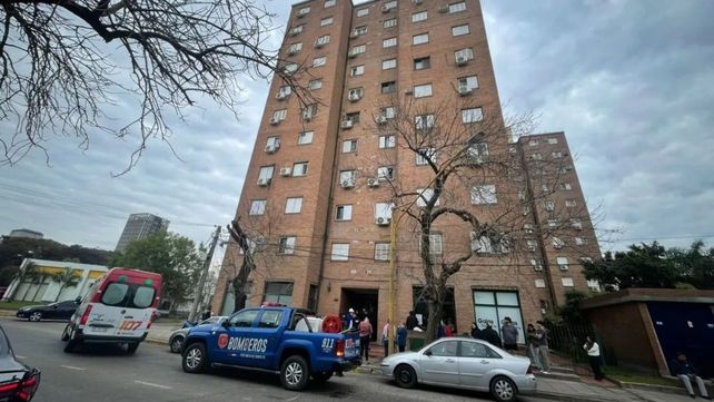 El edificio donde vivían las víctimas fue desalojado