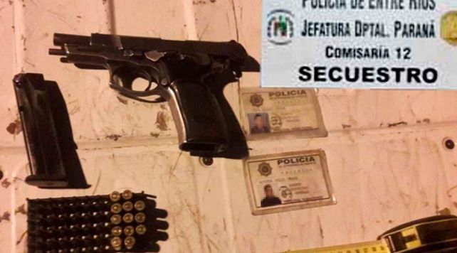 Detuvieron a dos policías santafesinos con drogas en Paraná