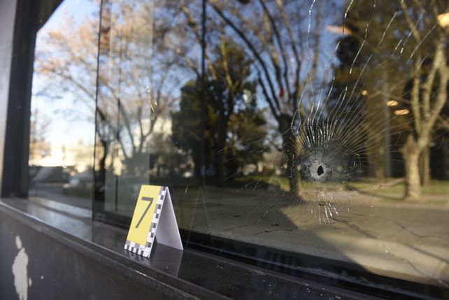 Al menos siete balas se dispararon contra la sede de los nuevos tribunales penales de Rosario.