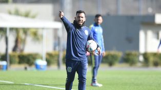Carlos Tevez intentará que Central dé un paso al frente ante Estudiantes.