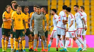 Australia y Emiratos Árabes definen este martes quién jugará el repechaje para el Mundial.