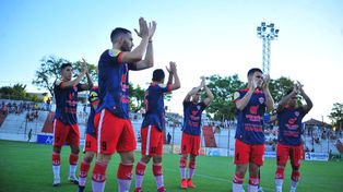 Atlético Paraná ganó 4 de los 6 encuentros disputado en el Mutio.