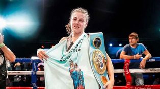 La Princesita Evelin Bermúdez va por más, de Villa Gobernador Gálvez, ícono del boxeo femenino argentino, defiende sus títulos mundiales.