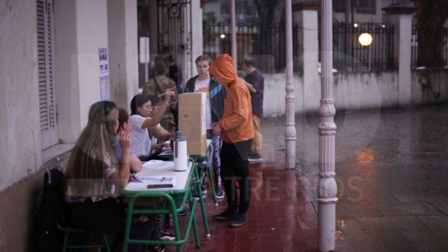 La lluvia es la gran protagonista de la jornada en el inicio de las Elecciones 2023 en Entre Ríos.&nbsp;
