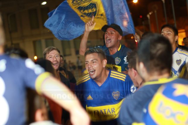 Superliga: hinchas de Boca coparon la plaza tras un nuevo título