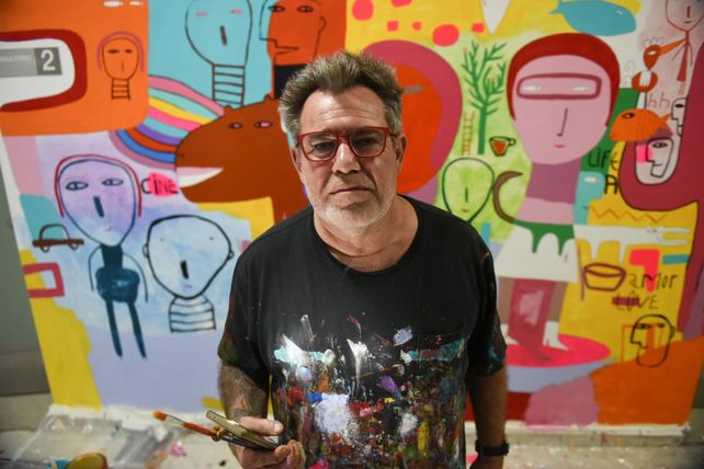 El artista plástico Milo Lockett pintó un mural en el área de oncología del Hospital de Niños Victor J. Vilela,