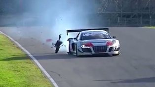 El piloto paranaense Matías Russo pinchó y se quedó con las ganas de festejar ayer en Mugello el campeonato en la GT3 Italiana.