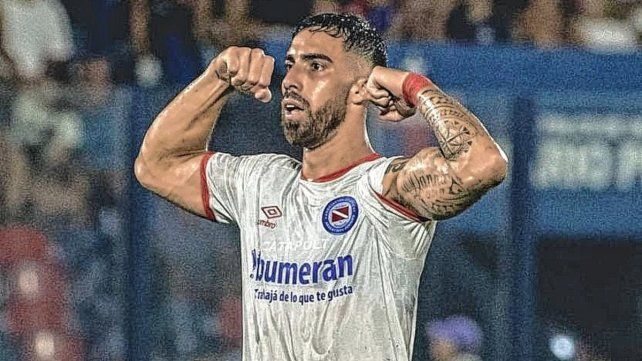 Argentinos Juniors derrotó 3 a 1 a Defensa y Justicia con doblete de Gabriel Ávalos (foto).