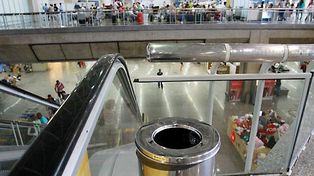 Una niña argentina cayó de 7 metros de altura en el aeropuerto de Río
